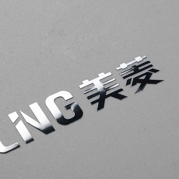 Konfigurowalne naklejki metalowe Niklowe, błyszczące, żaroodporne logo