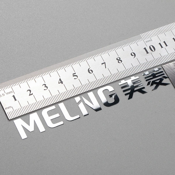 Konfigurowalne naklejki metalowe Niklowe, błyszczące, żaroodporne logo