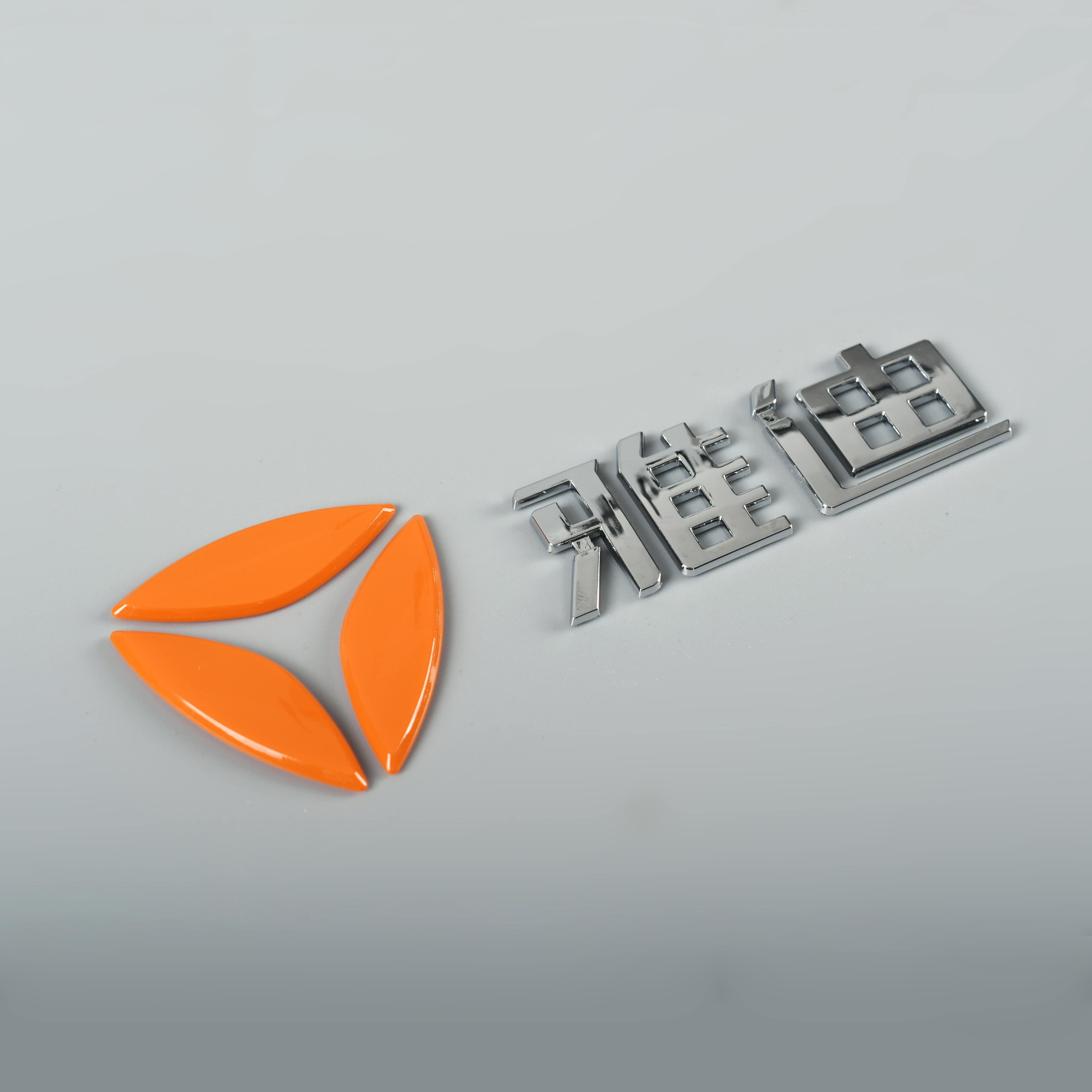 Naklejka na etykietę motocykla 3D z tworzywa sztucznego, chromowanego logo ABS