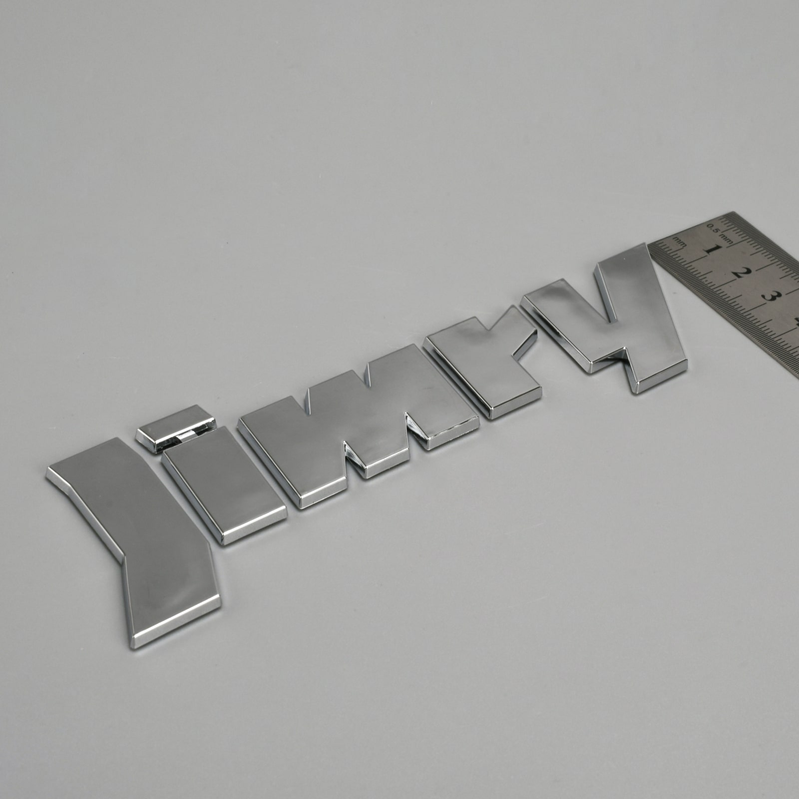 Naklejka z logo 3D z chromowanym logo ABS