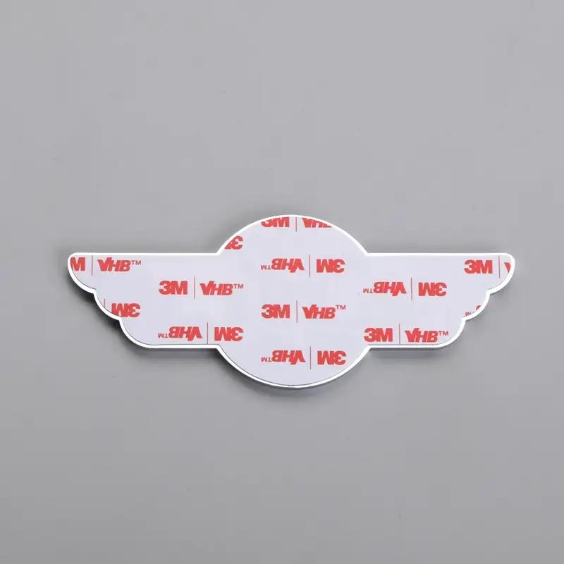 Podniesiony emblemat 3D