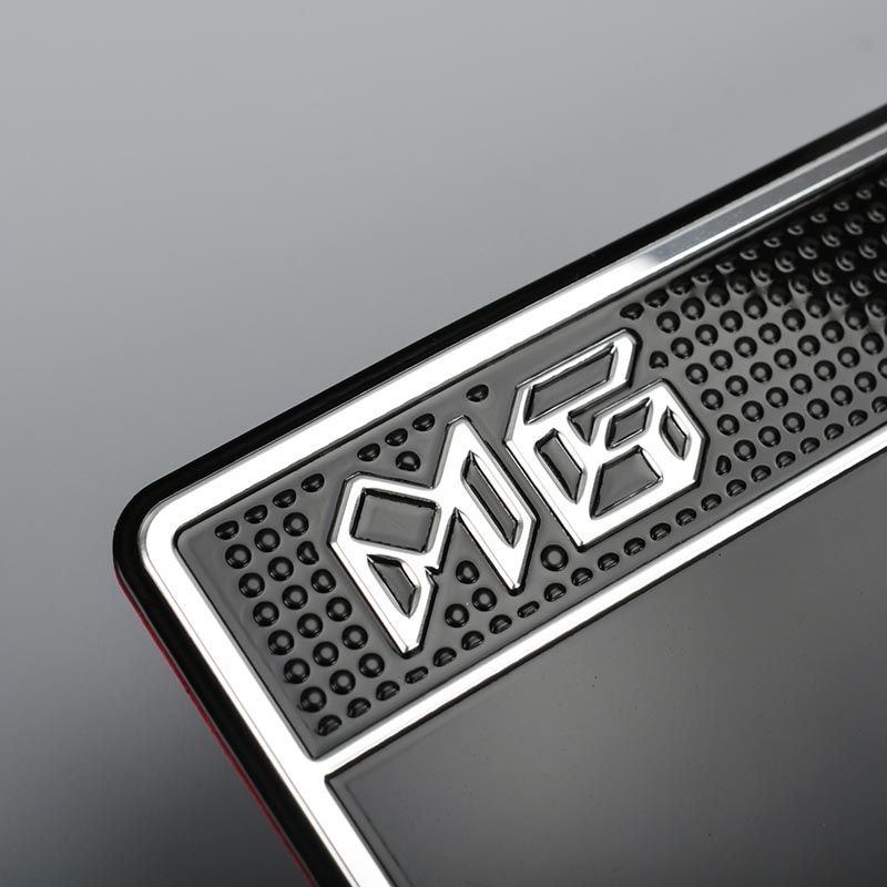 Samoprzylepne metalowe logo