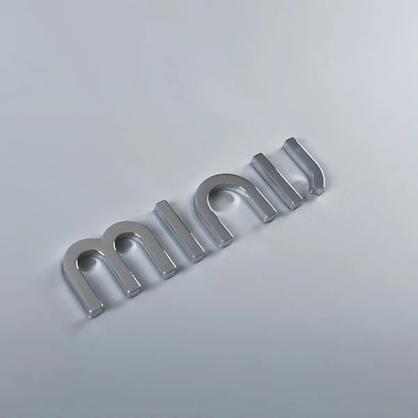 Odznaka z logo samochodu