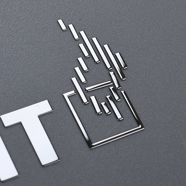 Etykieta z logo 3D