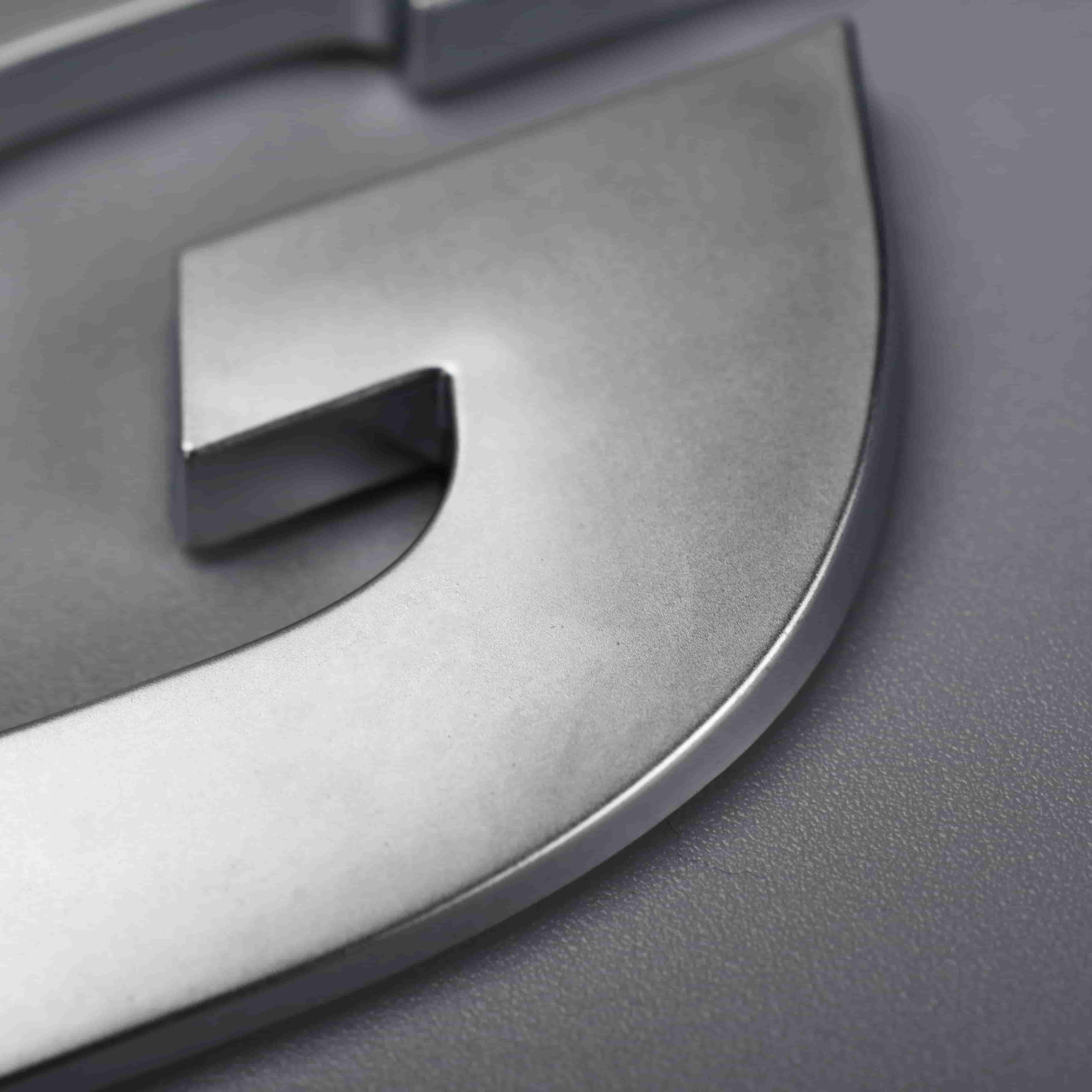 Logo emblematu samochodu z literami 3D
