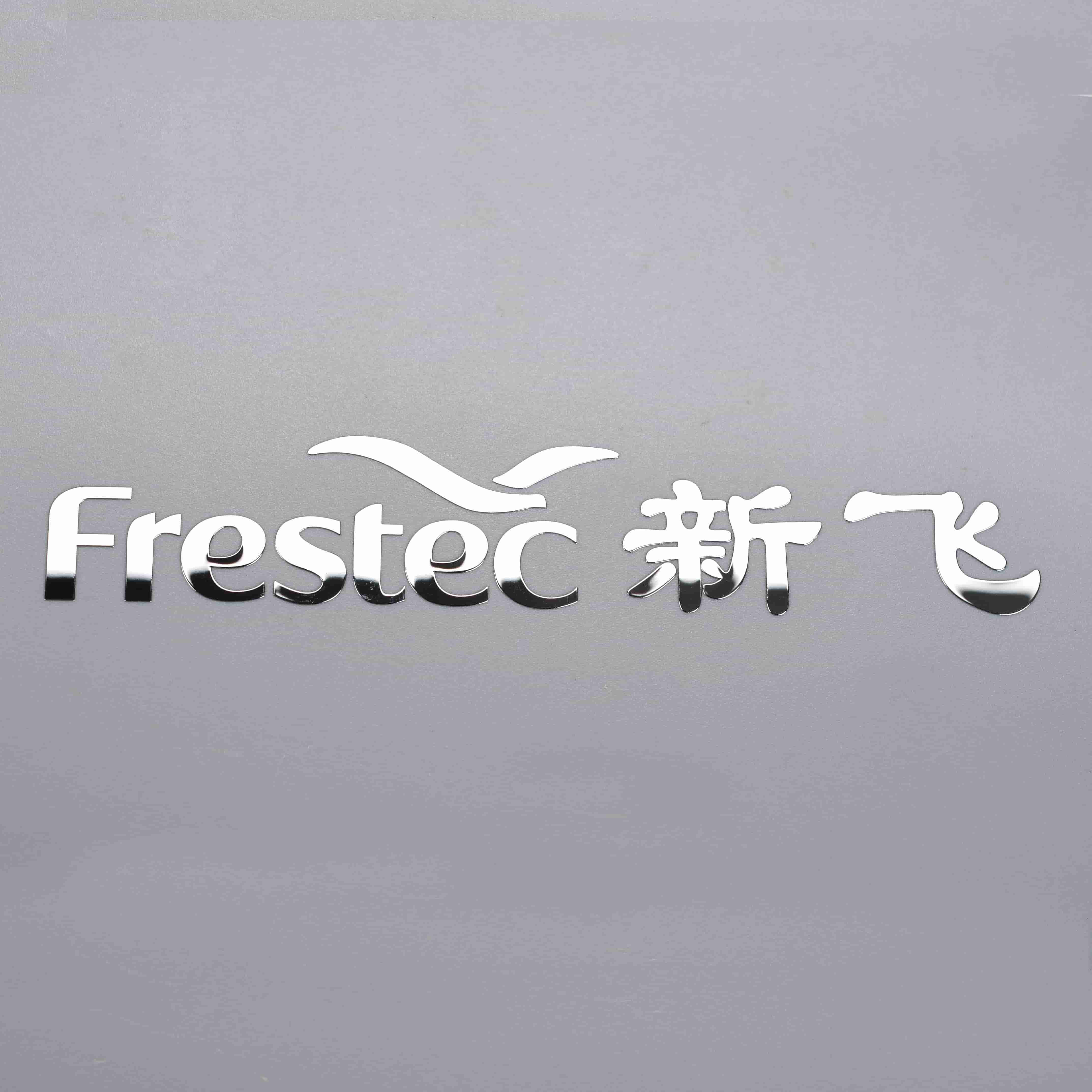 Srebrne metalowe naklejki z logo marki