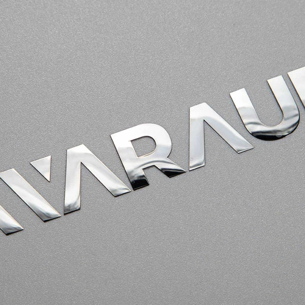 Logo niklowane metodą galwaniczną