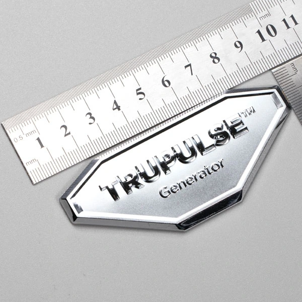 Etykieta z logo 3D z niklu i metalu