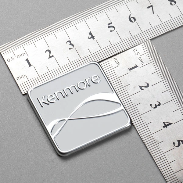 Aluminiowa etykieta z logo