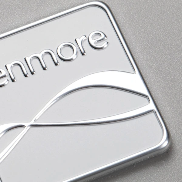 Aluminiowa etykieta z logo