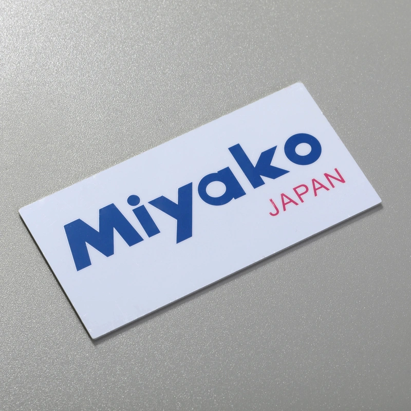 Ekologiczna metalowa naklejka z logo Wytłoczona aluminiowa etykieta